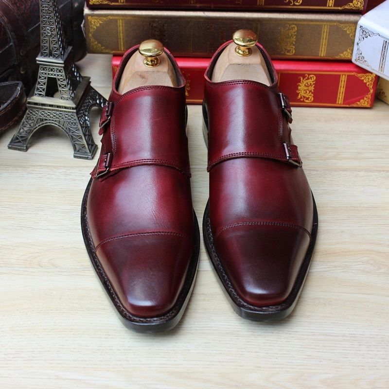 burgundy color shoe